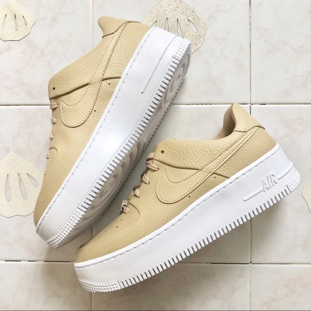 Nike Air Force 1 Sage Low - Picture 3 of 7